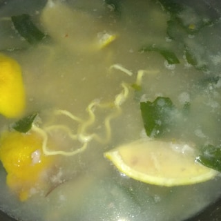 即席麺レモン海藻ミックスサラダお塩玄米ご飯スープ